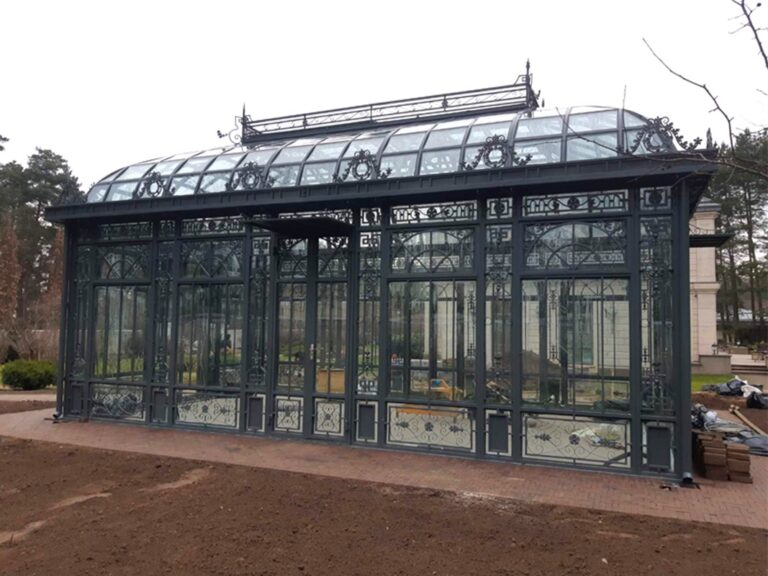 Outdoor Victorian Garden Glass Greenhouse Conservatory